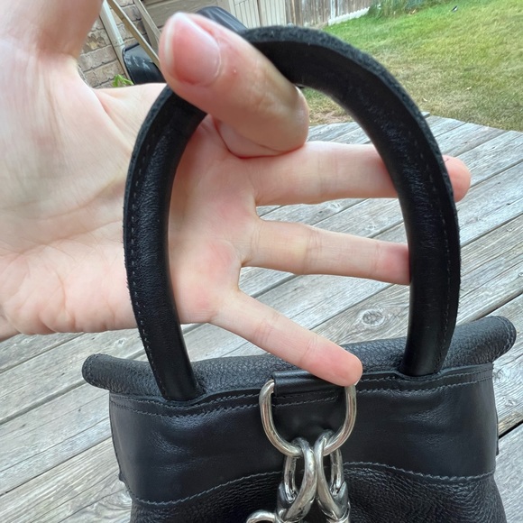 COPY - Vintage ROOTS CANADA Pebbled Leather Large Black Buckle drawstring backp… - Picture 2 of 16